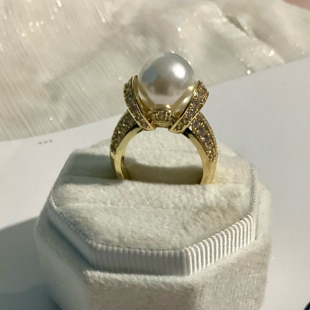 💍 10k Gold plated Luxurious Oversized Pearl Cocktail Ring